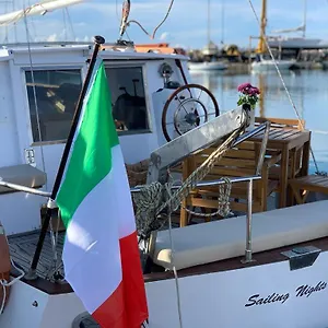 Bateau-hôtel Sailing Nights Boat&breakfast, Alghero